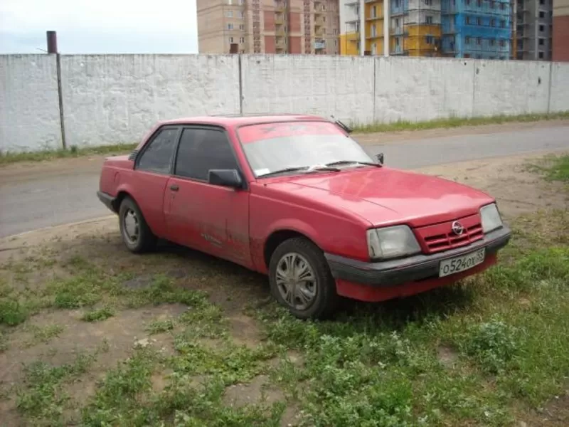 продаю Opel Ascona 1986 г КПП: механическая